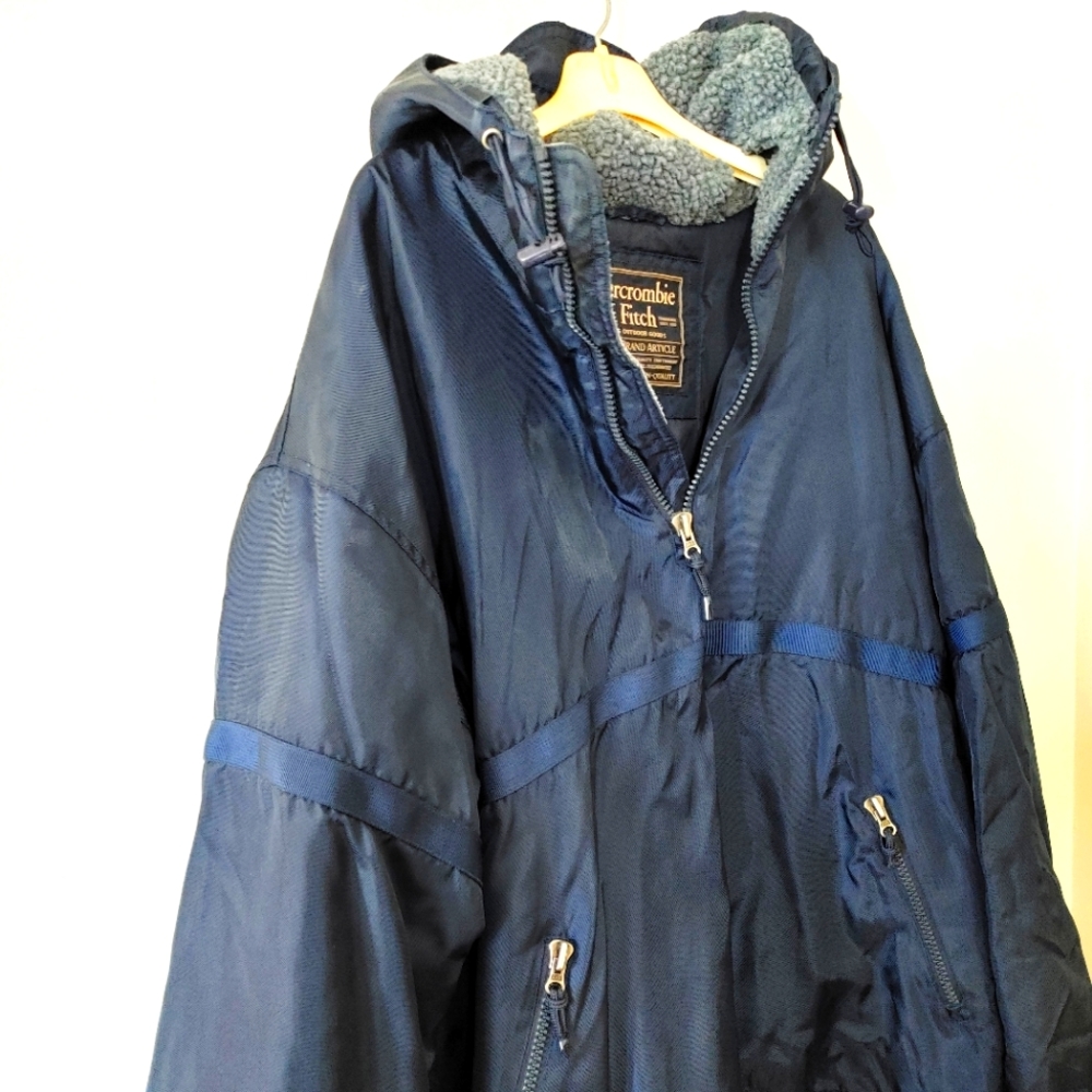 Abercrombie & Fitch Mid-Weight Pull-Over Jacket